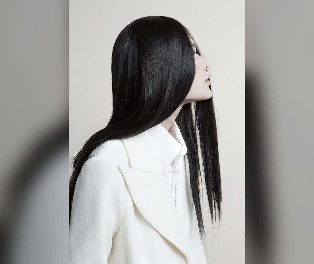 Long straight vampire hair shown from behind
