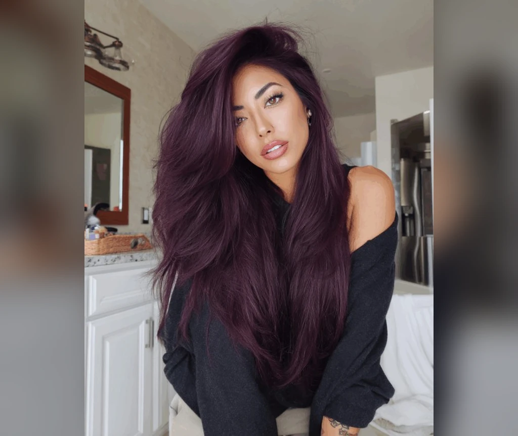 Voluminous plum vampire hair with big waves