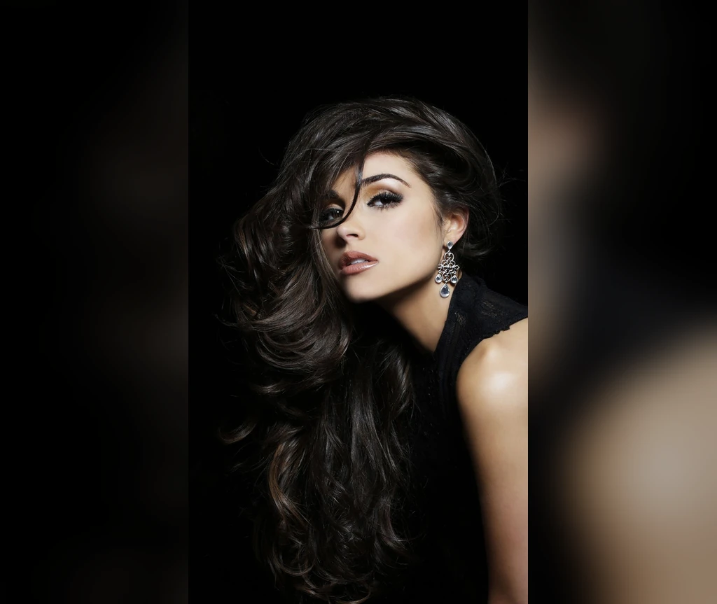 Long brown vampire waves with soft dark volume